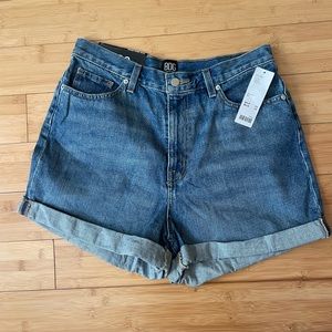 Urban Outfitters BDG NWT Jean Mom high rise size 31 Shorts